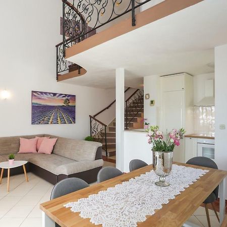 Lana Deluxe,Sevid Apartment ภายนอก รูปภาพ